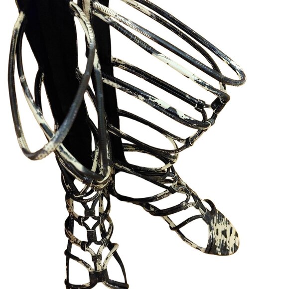 BCBGMAXAZRIA Tall Gladiator Sandals Black and White Leather Shoes Size 7 $484 - Picture 4 of 8